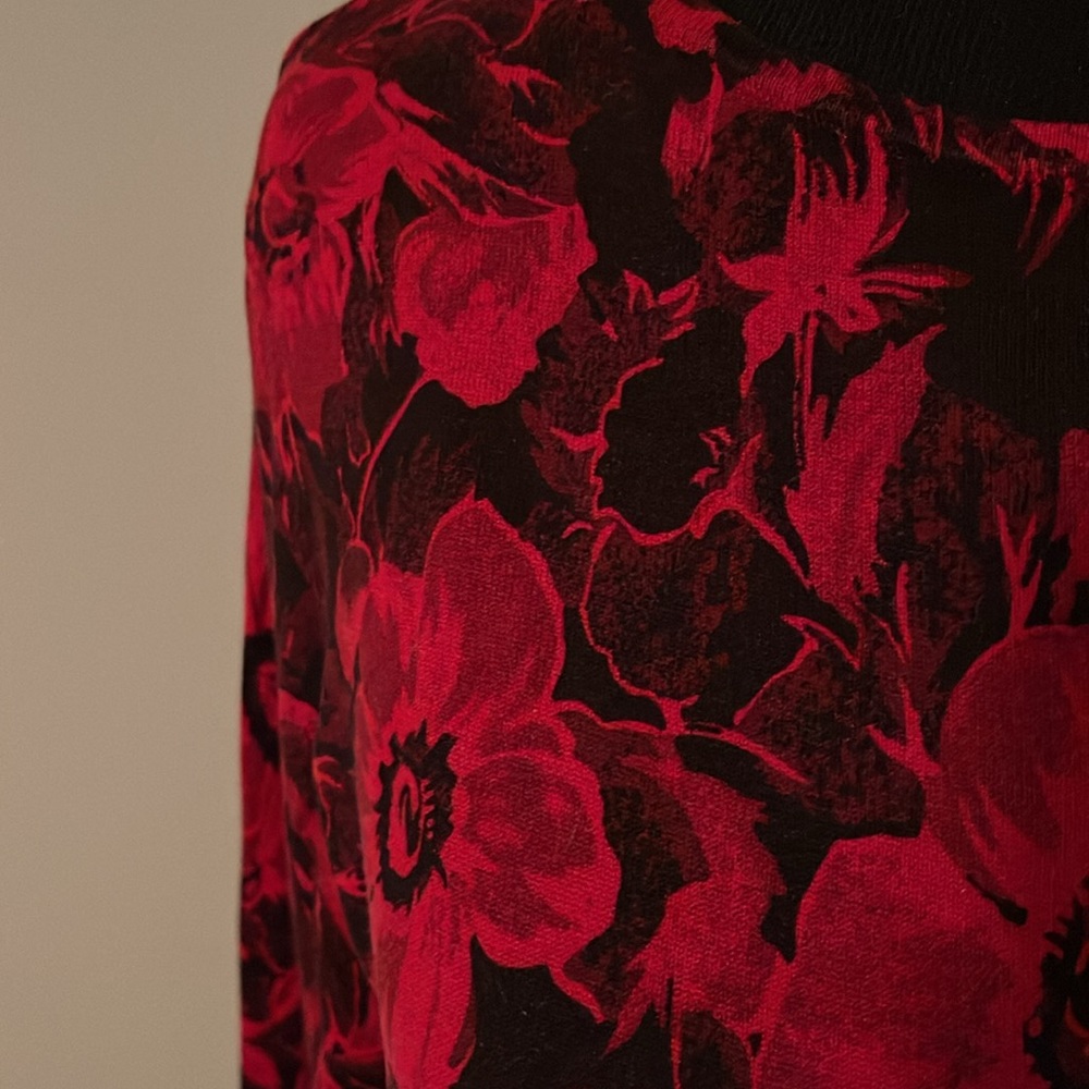 Super comfy silk and nylon top. - Picture 2 of 5